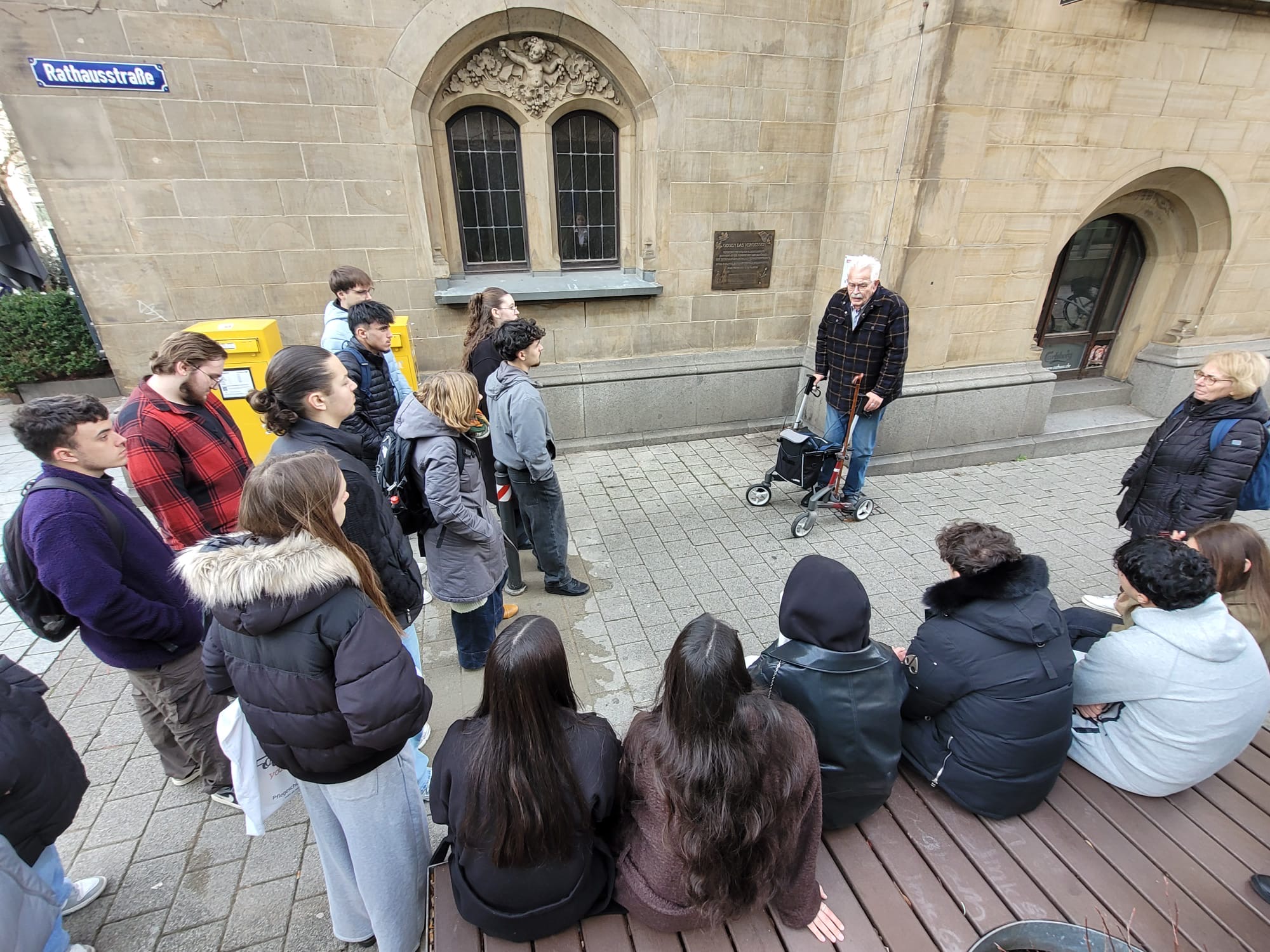 f00ac3cf 8182 47b3 8ef8 b57e75ddd5b9